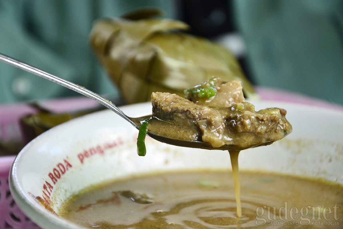 Coto Makassar Otentik di La Capila Coto Makassar Otentik di La Capila