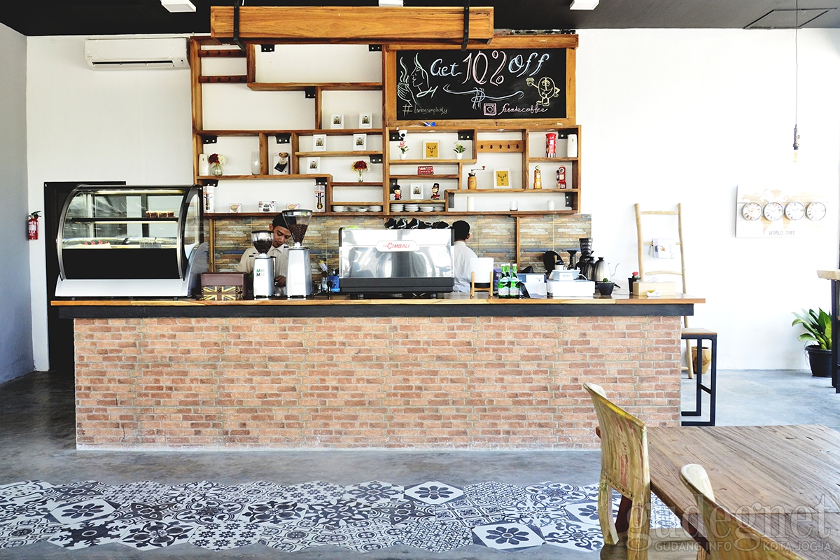 Fasade Coffee and Space, Coffee Shop Paling Instagrammable Fasade Coffee and Space, Coffee Shop Paling Instagrammable