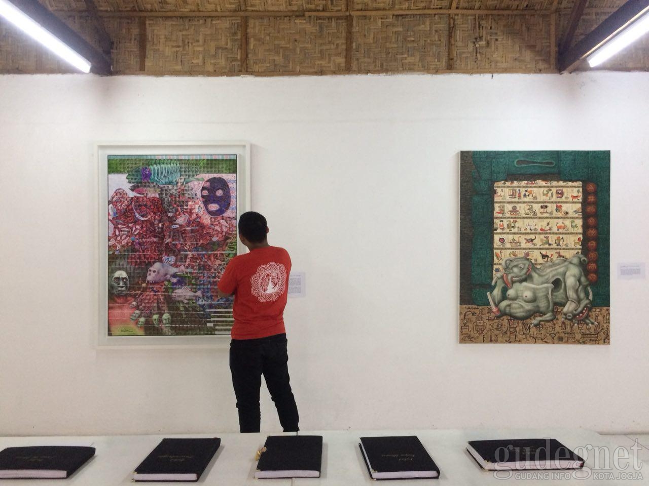 Menyimak Karya Drawing di Pameran Keydraw Keyword Menyimak Karya Drawing di Pameran Keydraw Keyword