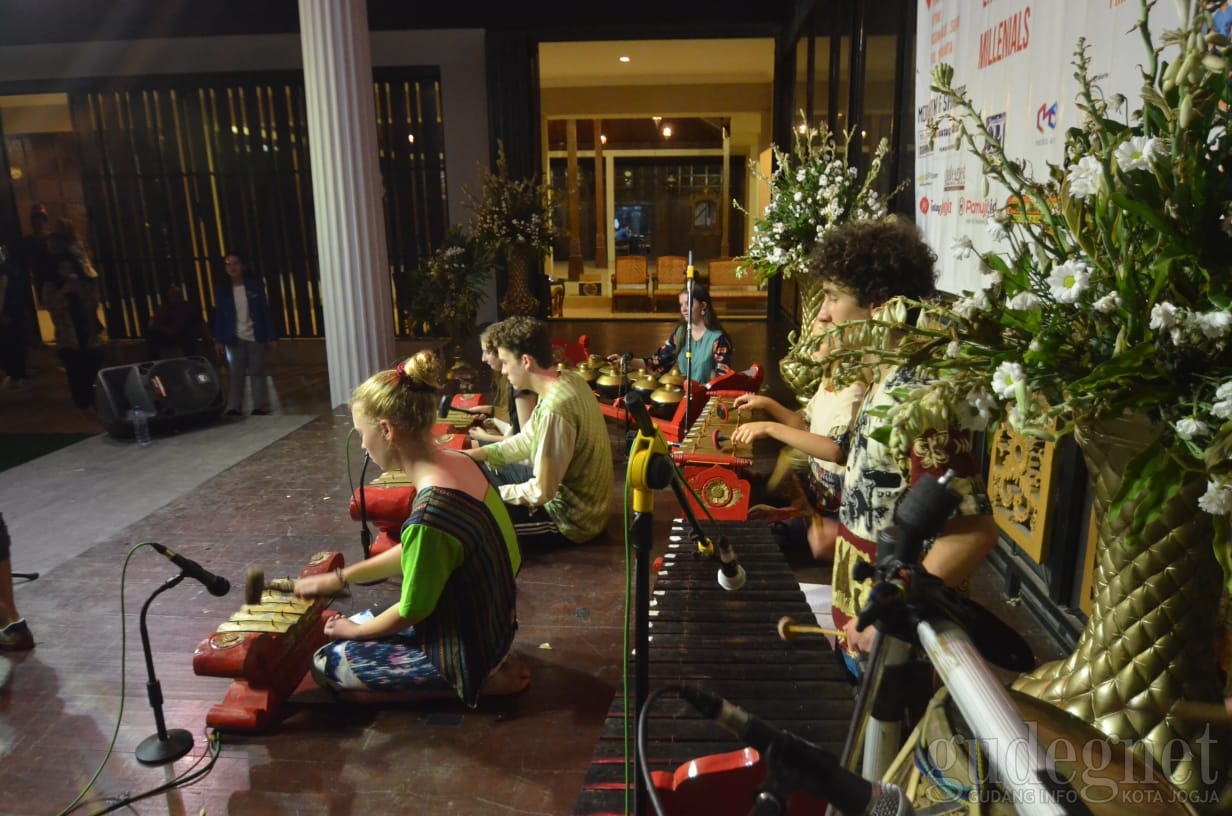 Tone De Traditional, Karya Tradisi Generasi Milenial Tone De Traditional, Karya Tradisi Generasi Milenial
