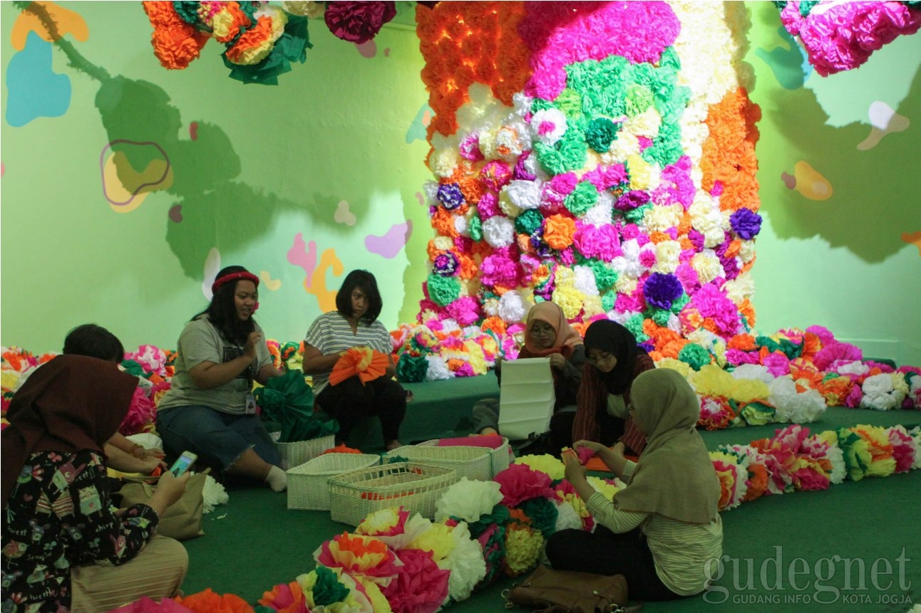 Mengunjungi Healing Garden Karya Hiromi Tango di Art Jog 2018 Mengunjungi Healing Garden Karya Hiromi Tango di Art Jog 2018
