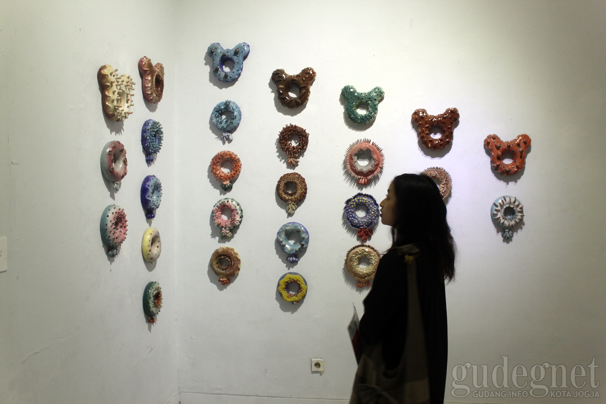 8 Seniman ISI menggelar Pameran Seni Keramik “Air Mata Api’ 8 Seniman ISI menggelar Pameran Seni Keramik “Air Mata Api’