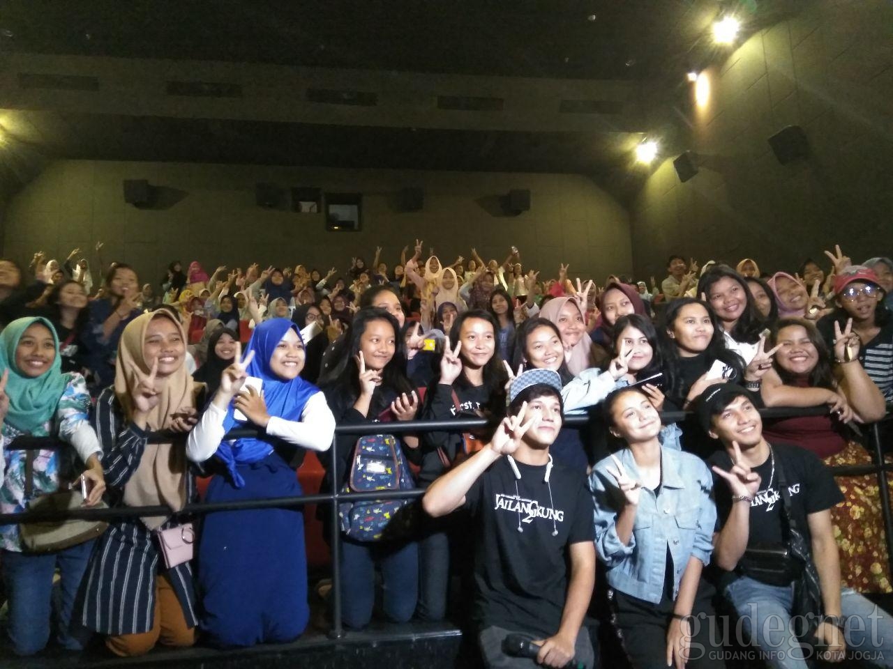 Pemeran Jailangkung 2 Jumpai Penggemar di Jogja Pemeran Jailangkung 2 Jumpai Penggemar di Jogja