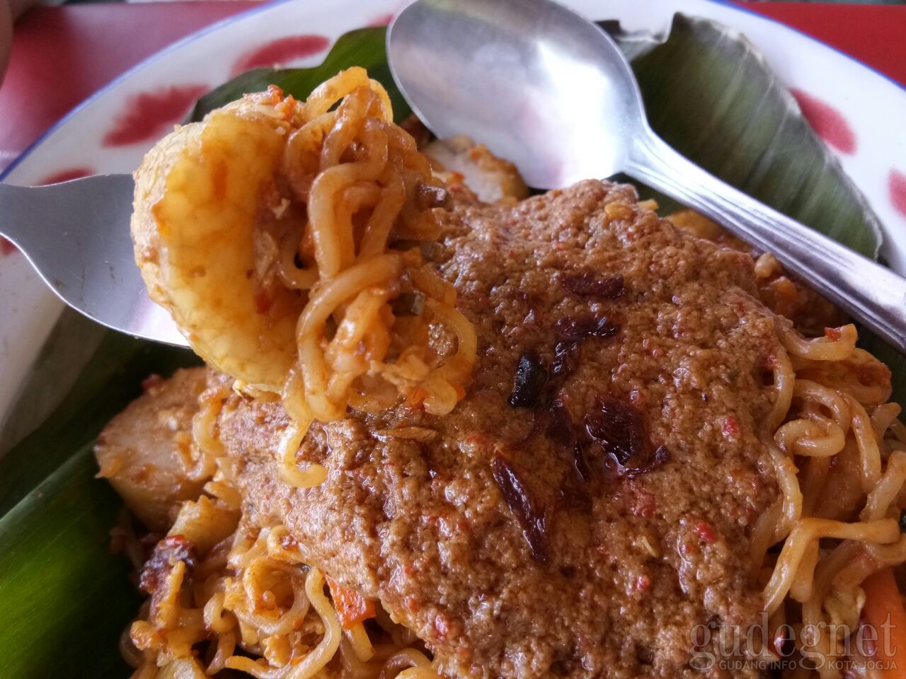 Menyantap Lontong Goreng Cik Tong, Sajian Melayu A La Nusantara Menyantap Lontong Goreng Cik Tong, Sajian Melayu A La Nusantara