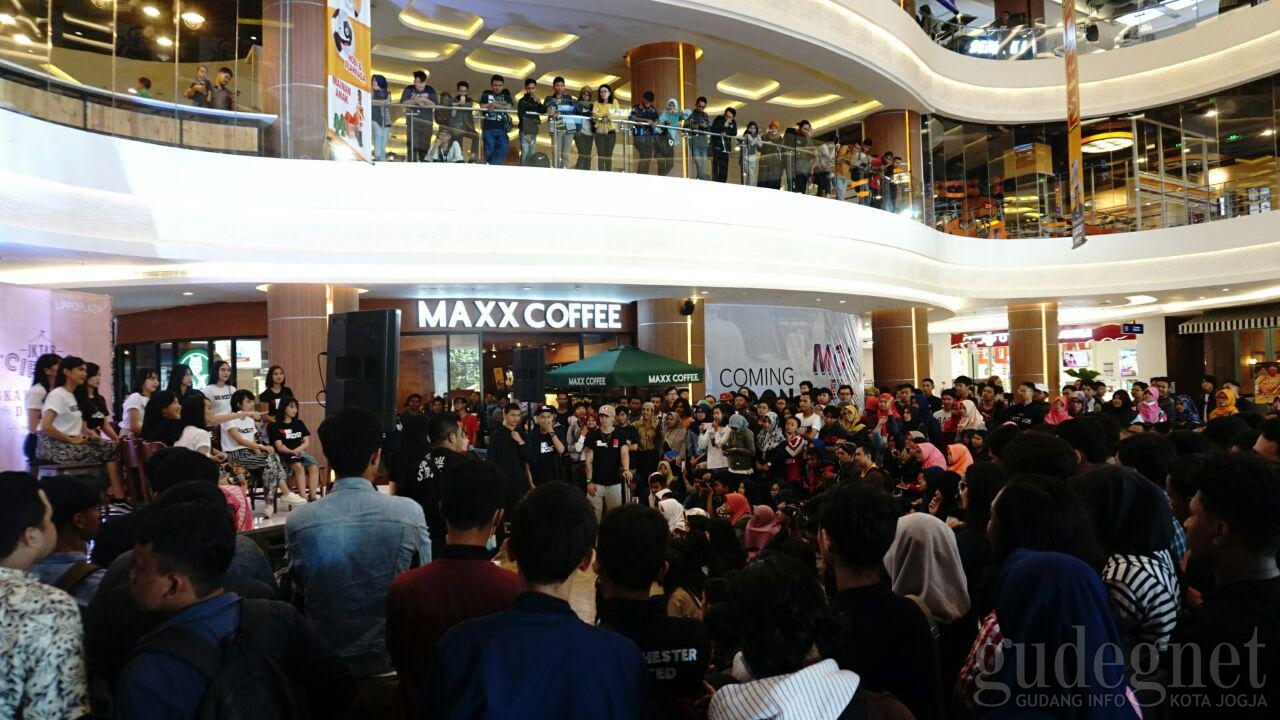 JKT48 Sapa Penggemar di Meet and Greet 'JKT48 Circus' JKT48 Sapa Penggemar di Meet and Greet 'JKT48 Circus'