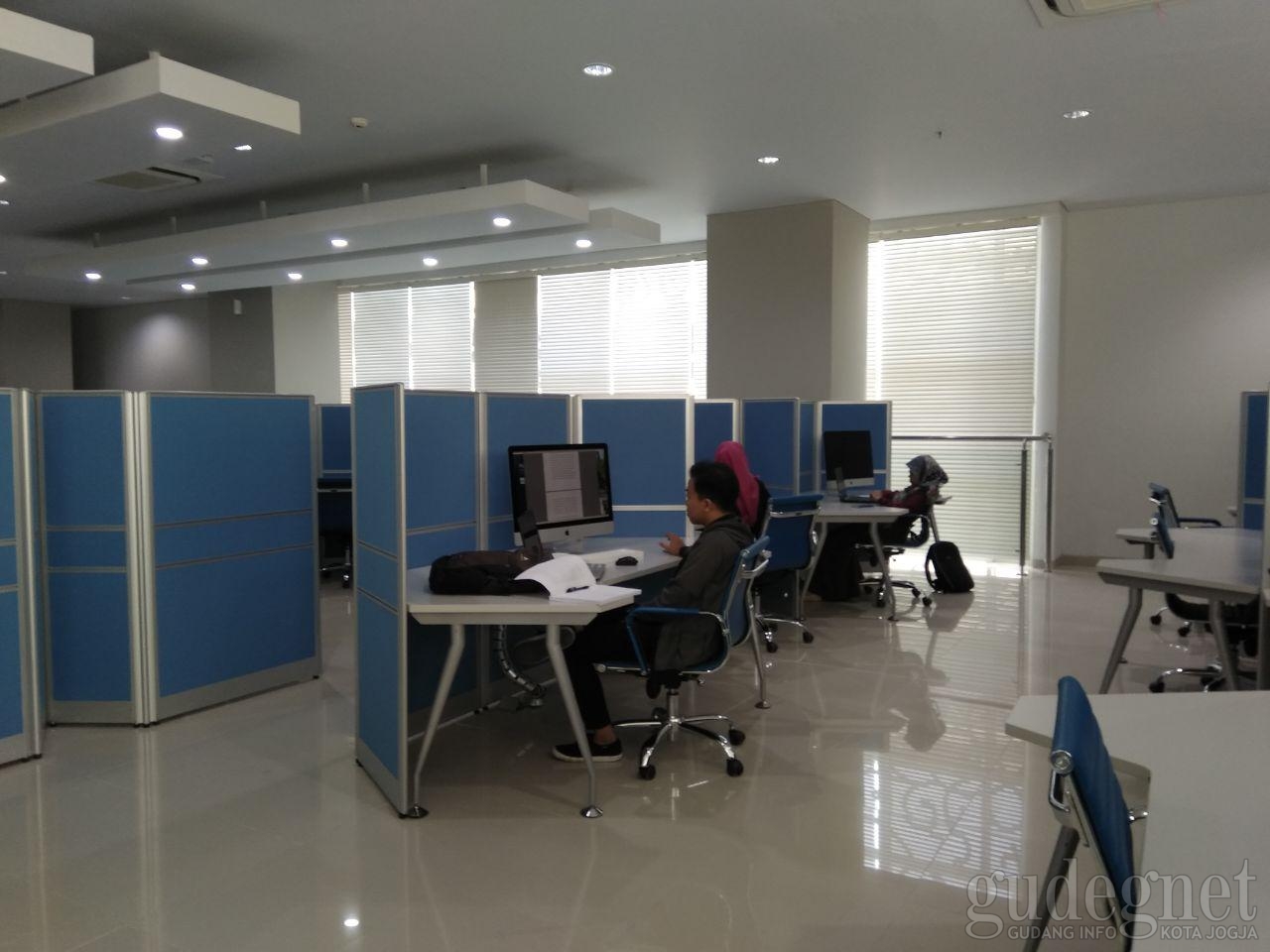 Lebih Dari 200 Unit iMac Tersedia di Digital Library UNY Lebih Dari 200 Unit iMac Tersedia di Digital Library UNY
