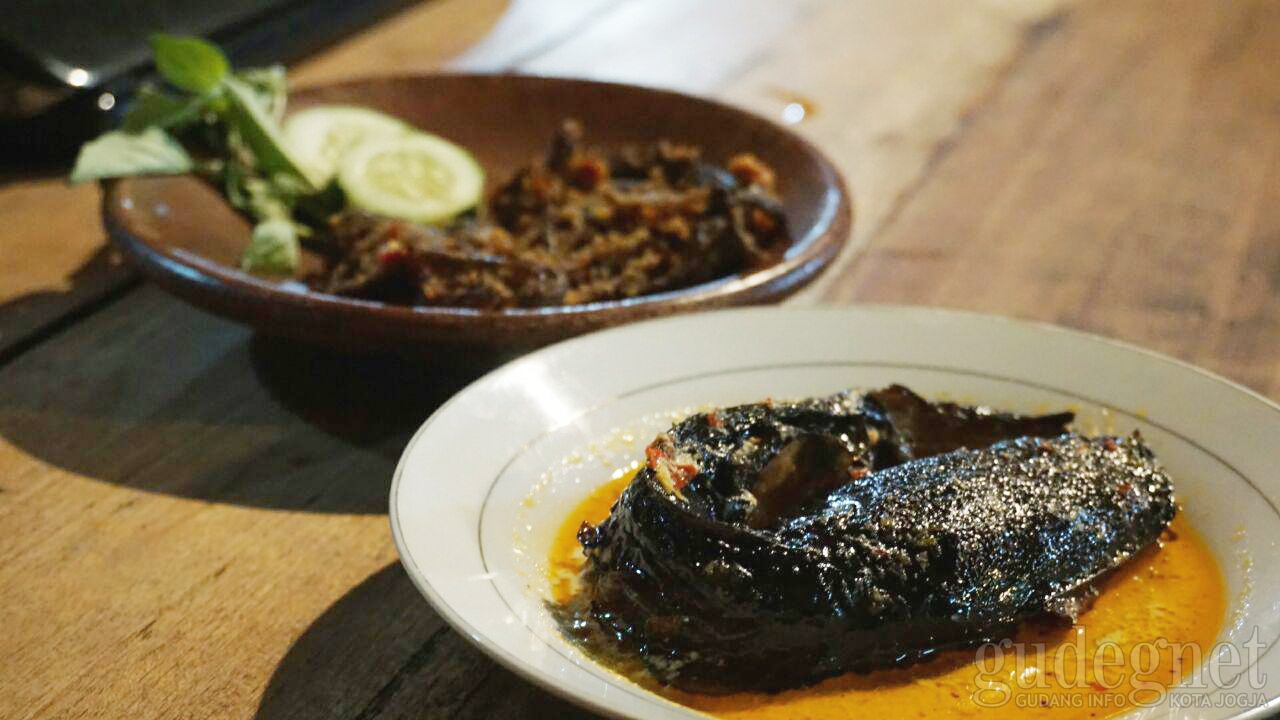 Warung Prasojo, Kuliner Mangut Lele di Utara Jogja Warung Prasojo, Kuliner Mangut Lele di Utara Jogja