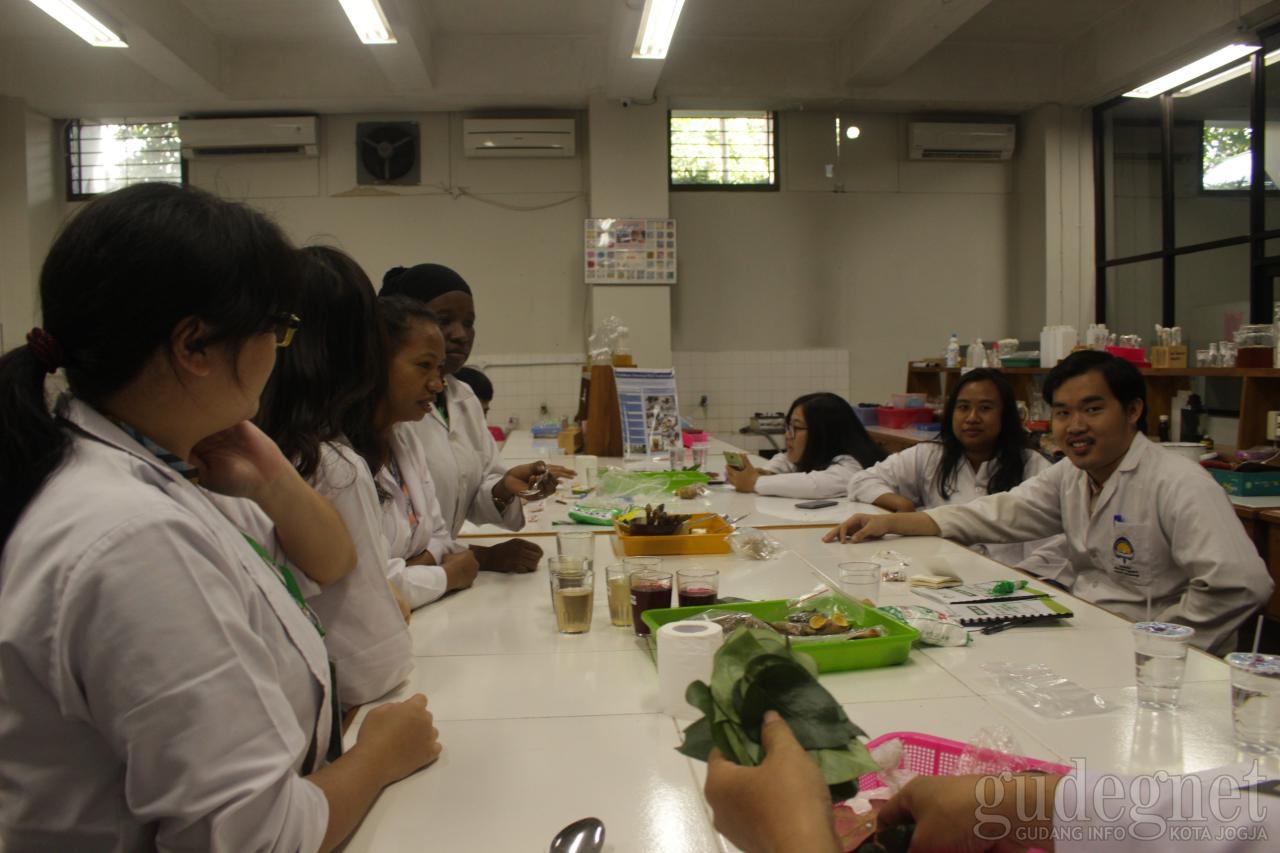 Adakan Short Course, Teknobiologi UAJY Kenalkan Jamu pada Mahasiswa Asing Adakan Short Course, Teknobiologi UAJY Kenalkan Jamu pada Mahasiswa Asing