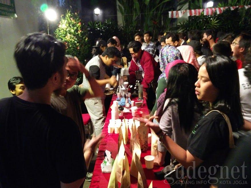 Prawiro Coffee Festival #2 “Menuju Jogja sebagai Kota Wisata Kopi Dunia” Prawiro Coffee Festival #2 “Menuju Jogja sebagai Kota Wisata Kopi Dunia”