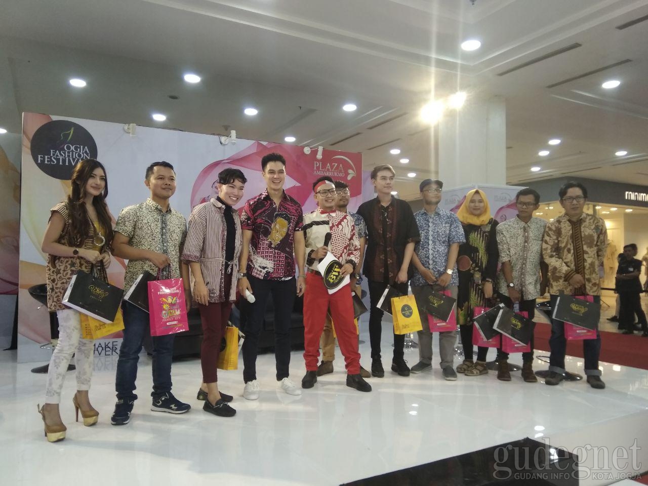 Baim Wong Ceriakan Event Fashion Hype Plaza Ambarrukmo Baim Wong Ceriakan Event Fashion Hype Plaza Ambarrukmo