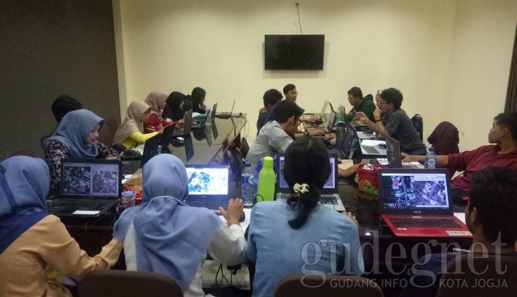 Tim Task Force Fakultas Geografi UGM Petakan Kerusakan Lombok Tim Task Force Fakultas Geografi UGM Petakan Kerusakan Lombok