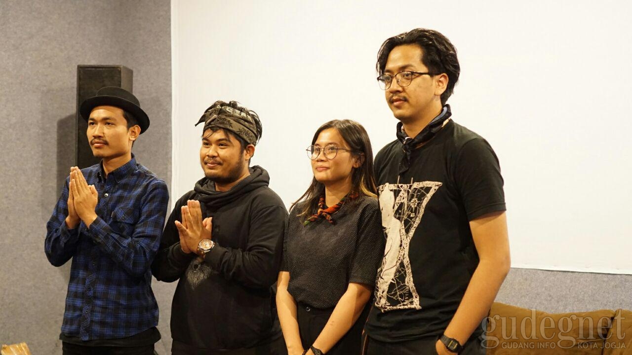 Rubah di Selatan: Membawa Cerita Petualangan Dari Tanah Eropa Rubah di Selatan: Membawa Cerita Petualangan Dari Tanah Eropa