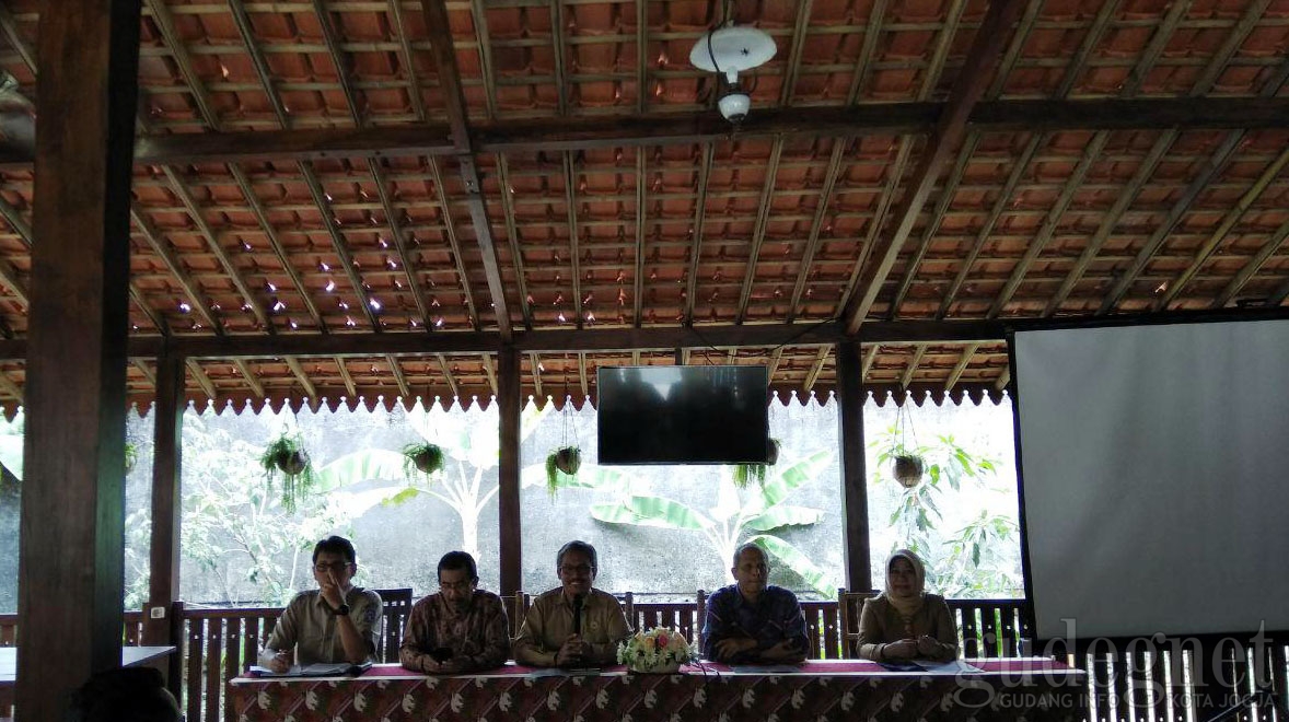 Gebyar Batik Sleman 2018, Kenalkan Batik Mulai Dari Sisi Kultural Hingga Komersial Gebyar Batik Sleman 2018, Kenalkan Batik Mulai Dari Sisi Kultural Hingga Komersial