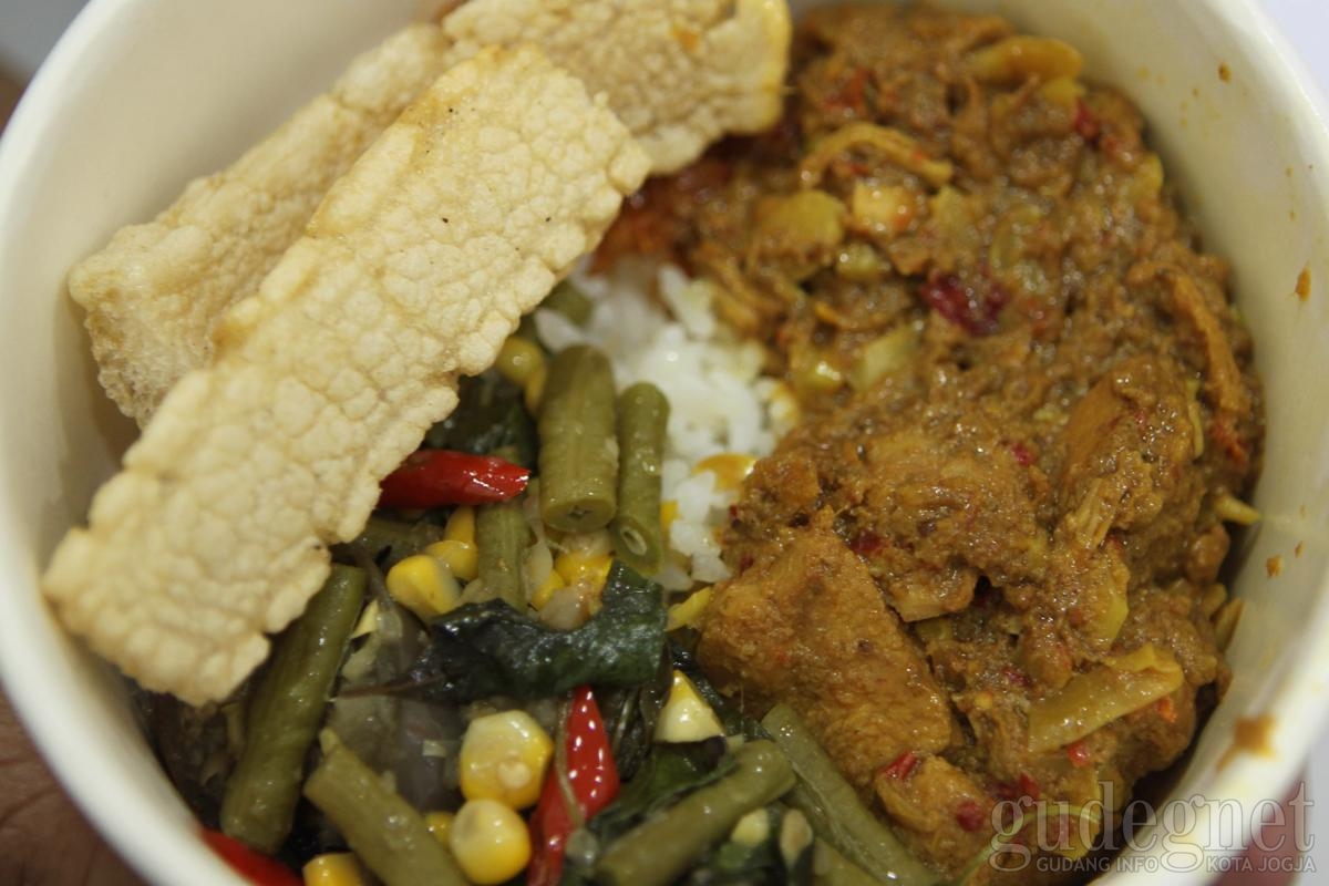 Lebih dari 80 Stand Kuliner Berkumpul di "Rasa Nusantara" Lebih dari 80 Stand Kuliner Berkumpul di "Rasa Nusantara"