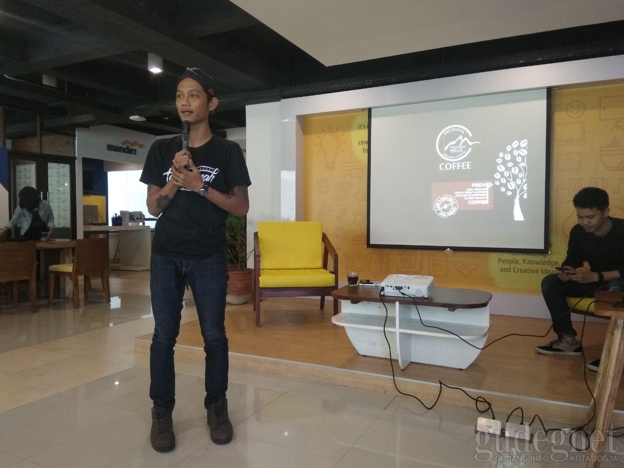 Penggagas Omah Kopi Menoreh Membagi Pengalamannya Penggagas Omah Kopi Menoreh Membagi Pengalamannya