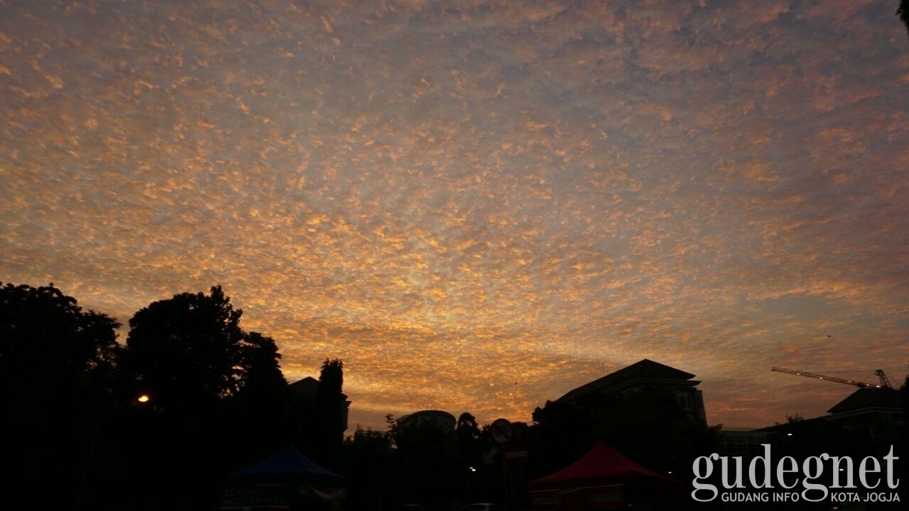 Jogja Hujan Ringan di Hari Minggu Jogja Hujan Ringan di Hari Minggu