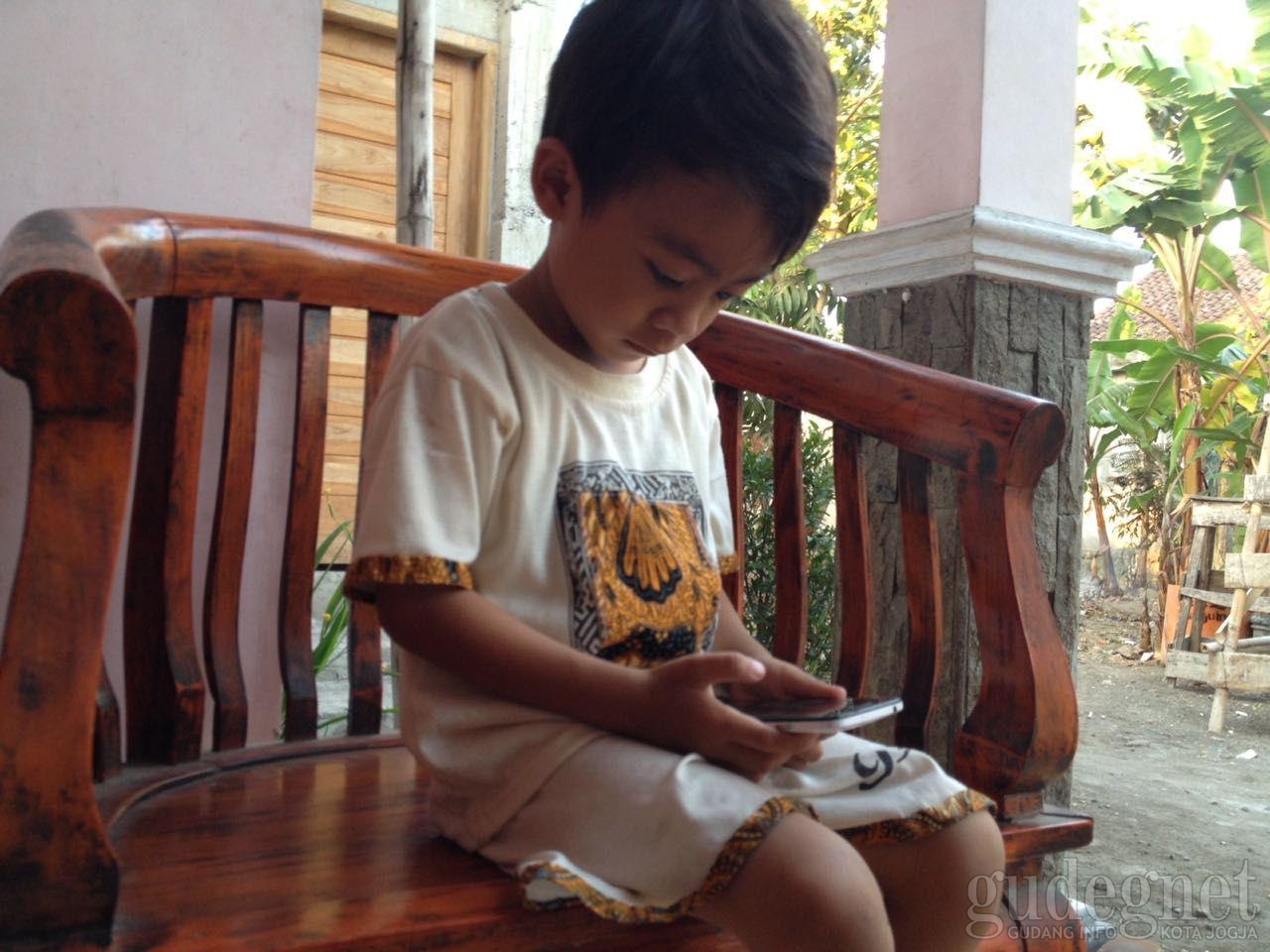 Tips Atasi Kecanduan Gawai dari Anak Tips Atasi Kecanduan Gawai dari Anak