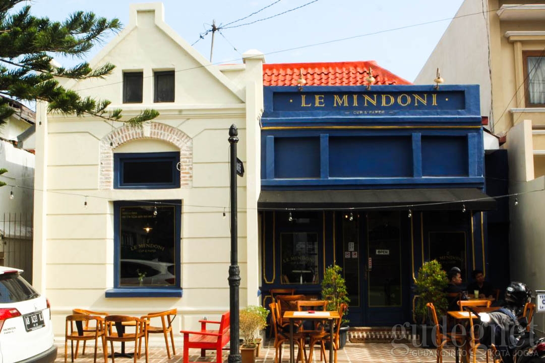 Le Mindoni, Kafe Gaya Eropa di Tengah Kota Le Mindoni, Kafe Gaya Eropa di Tengah Kota