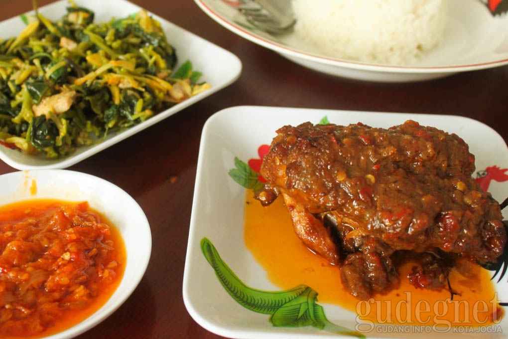 Dapur Siahu, Sajian Khas Halmahera nan Kaya Rempah Dapur Siahu, Sajian Khas Halmahera nan Kaya Rempah