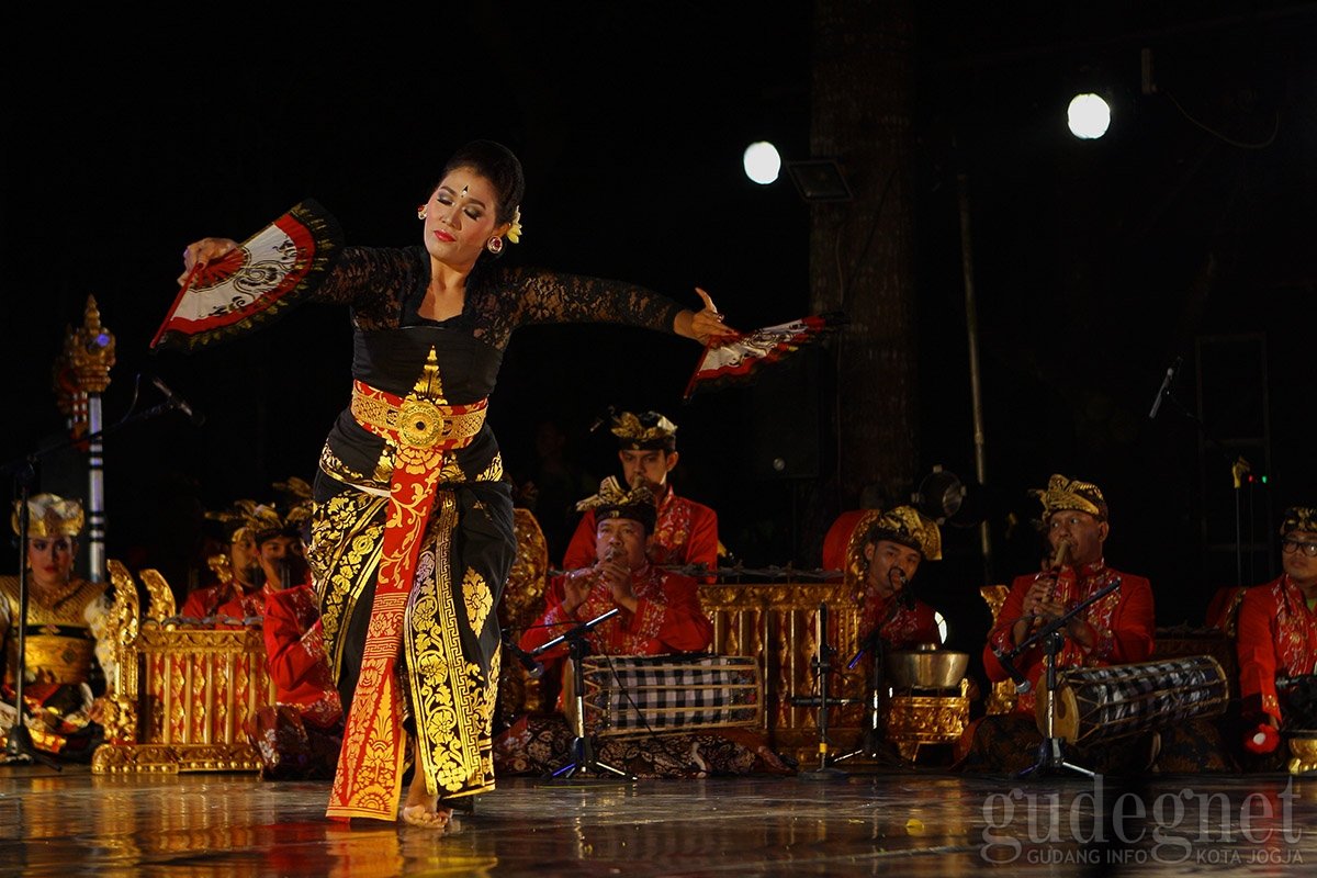 Tari Legong,Buka Panggung Asia Tri Jogja Tari Legong,Buka Panggung Asia Tri Jogja