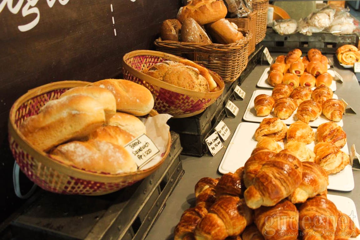 Cinema Bakery, Roti dan Pastry Handmade ala Prancis Cinema Bakery, Roti dan Pastry Handmade ala Prancis
