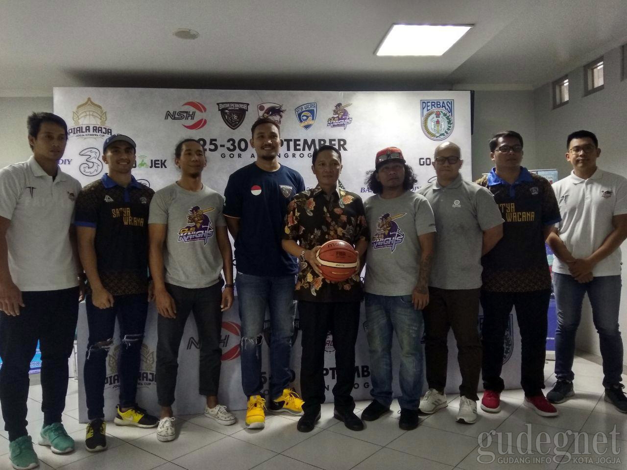 Dukung Klub Kesayanganmu di Turnamen Bola Basket Piala Raja 2018 Dukung Klub Kesayanganmu di Turnamen Bola Basket Piala Raja 2018