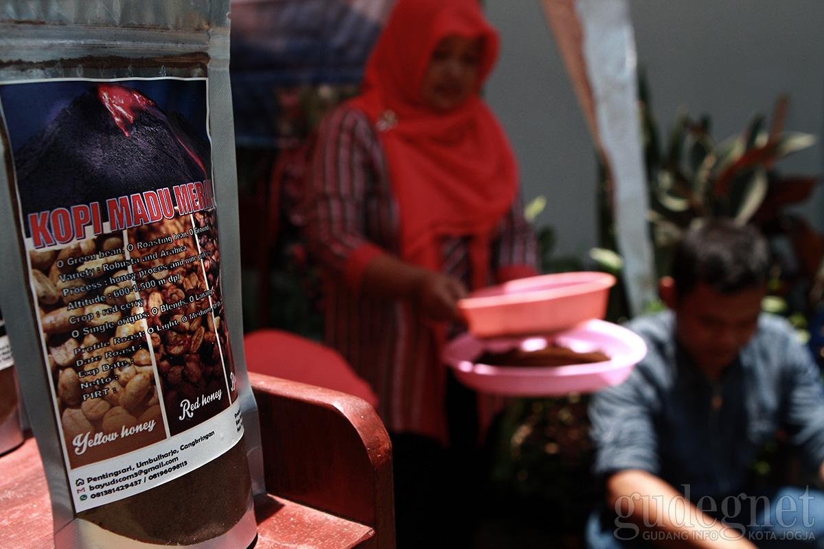 Kopi Madu,Perpaduan Abu Merapi dan Kopi Kopi Madu,Perpaduan Abu Merapi dan Kopi