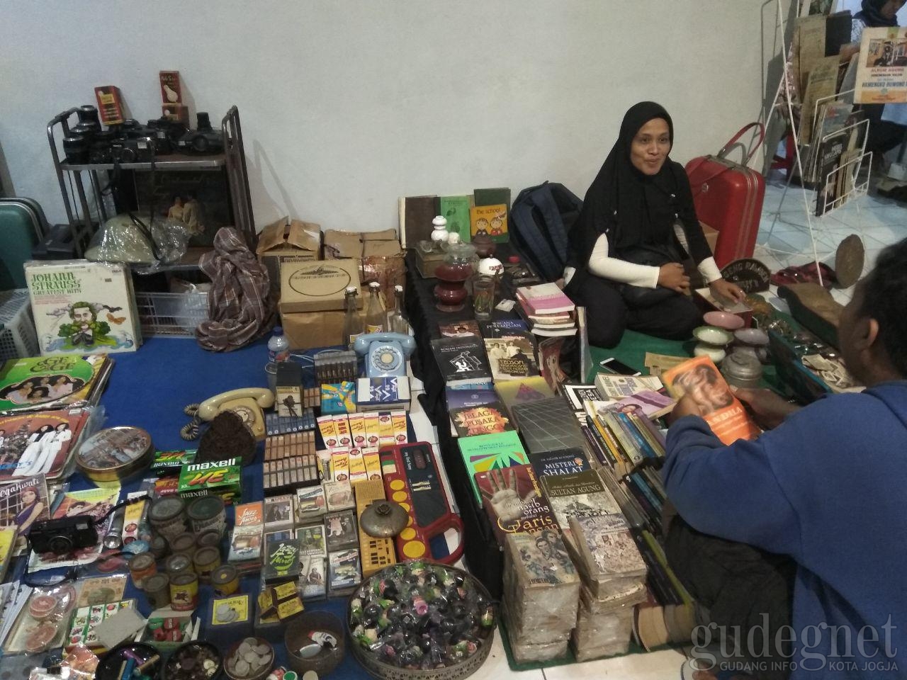 Aneka Barang Lawasan Hadir di Pasar Yakopan BBY Aneka Barang Lawasan Hadir di Pasar Yakopan BBY