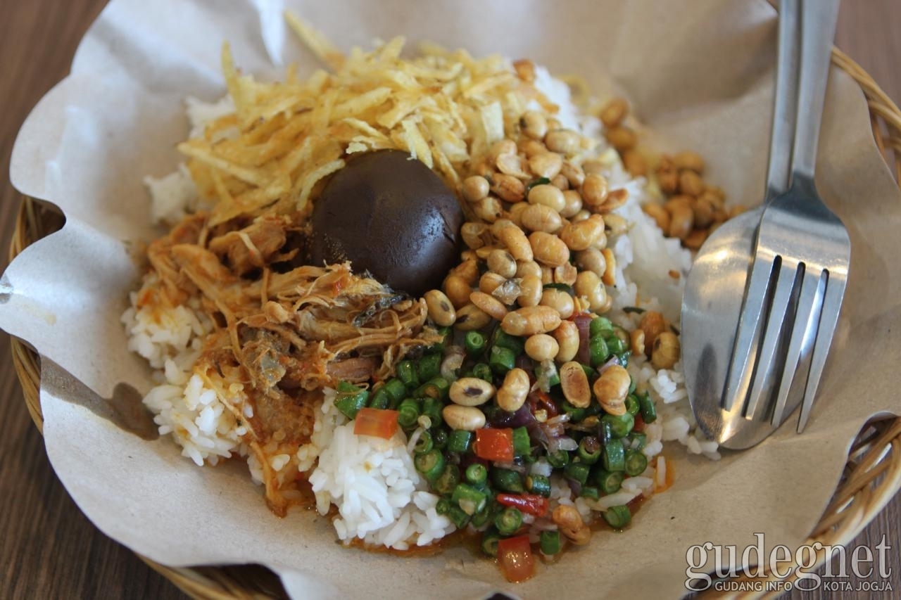 Empat Kuliner Pedas yang Bikin Semangat Empat Kuliner Pedas yang Bikin Semangat