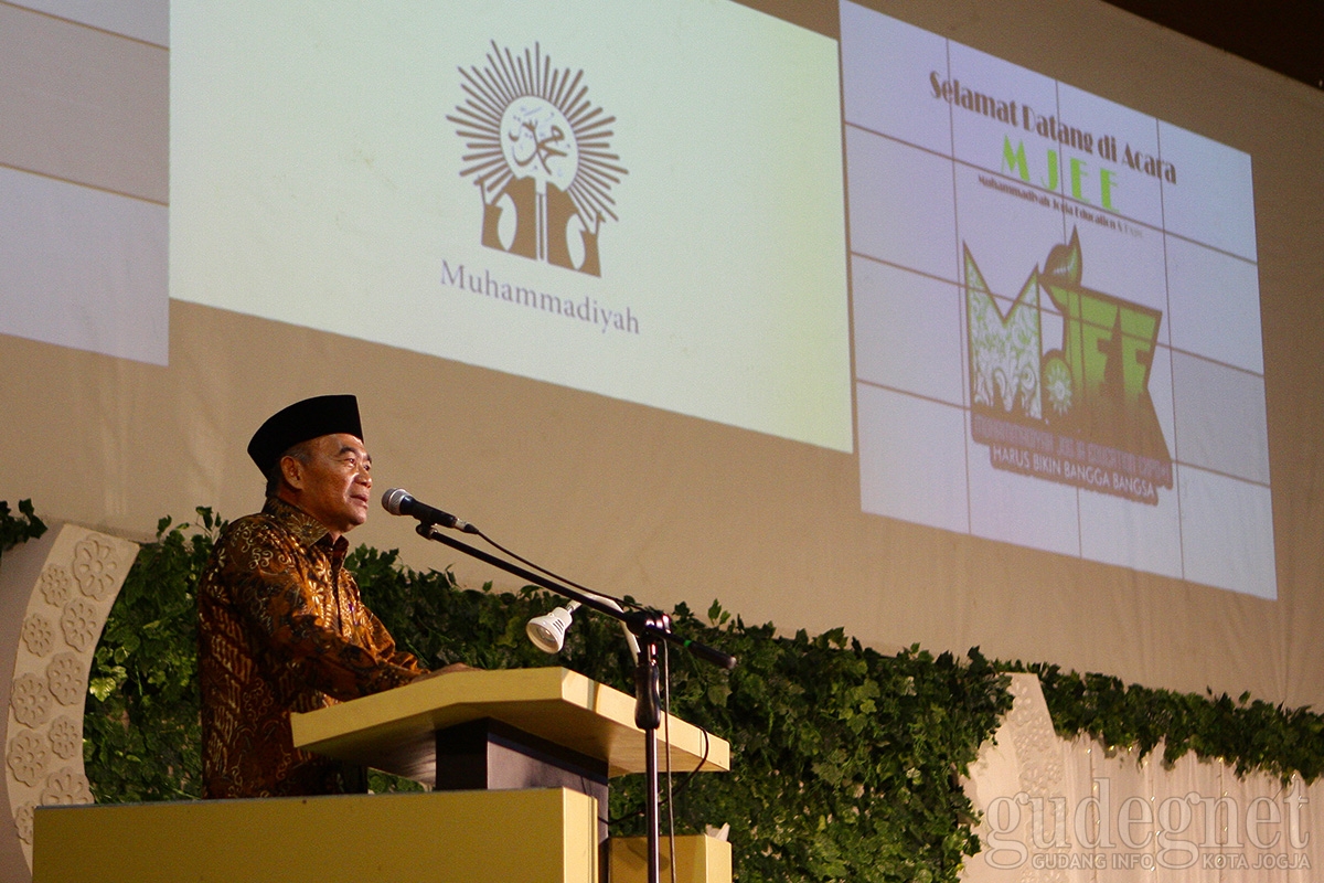 Mendikbud : Bila Calon Guru Gagal di CPNS Bisa ke Muhammadiyah Mendikbud : Bila Calon Guru Gagal di CPNS Bisa ke Muhammadiyah