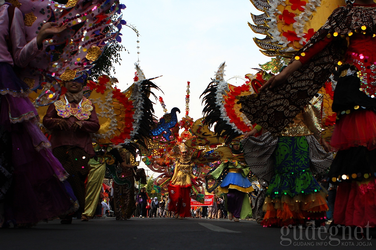Carnaval Batik Road to Jogja Fashion Week JIBB Pukau Pengunjung Carnaval Batik Road to Jogja Fashion Week JIBB Pukau Pengunjung