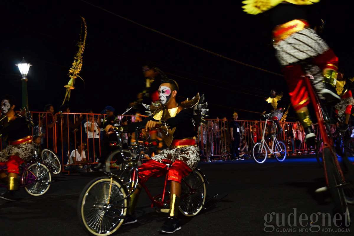 Kirab 14 Kecamatan Meriahkan Wayang Jogja Night Carnival Kirab 14 Kecamatan Meriahkan Wayang Jogja Night Carnival