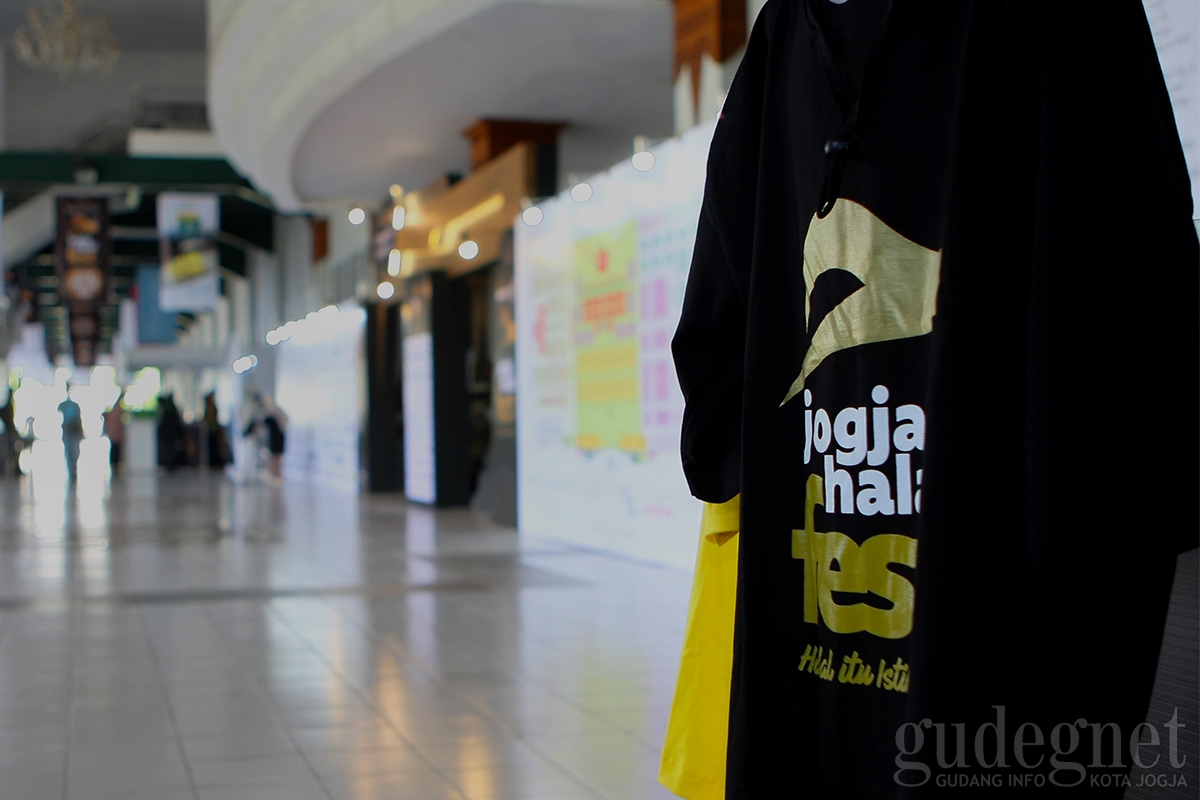 Sandiaga Uno dan KH.Ma'ruf Amin akan Hadiri Jogja Halal Festival 2018 Sandiaga Uno dan KH.Ma'ruf Amin akan Hadiri Jogja Halal Festival 2018