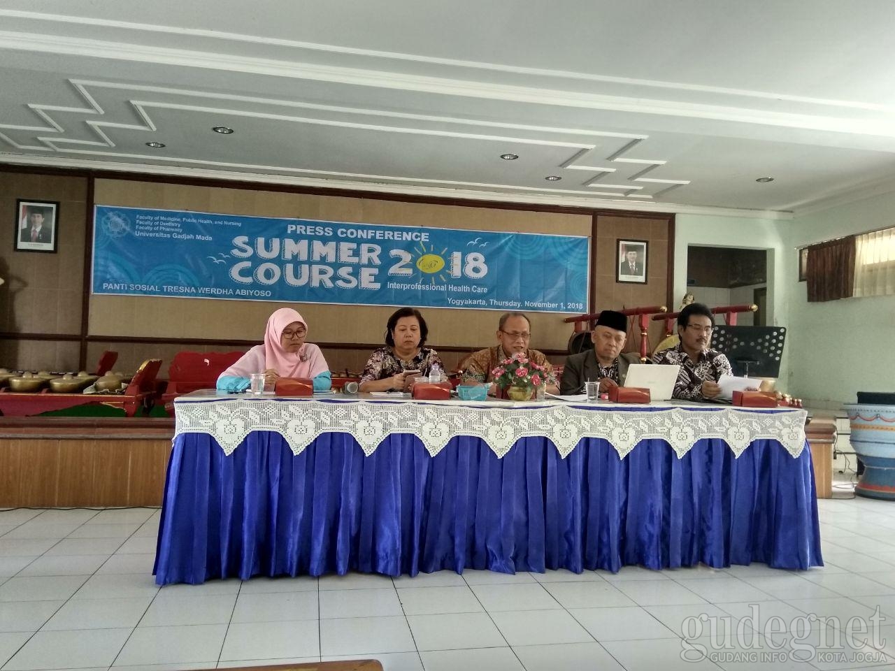 Wujudkan Lansia Berkualitas di Era Modern Wujudkan Lansia Berkualitas di Era Modern