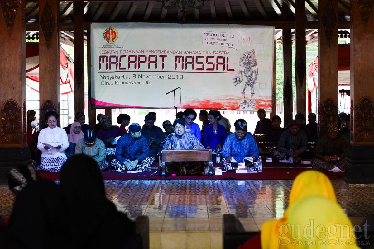 Macapat Massal Disbud DIY Diikuti 500 Pelajar Macapat Massal Disbud DIY Diikuti 500 Pelajar