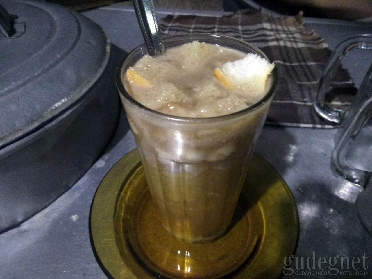Menyeruput Hangatnya Wedang Bajigur Babinlon Menyeruput Hangatnya Wedang Bajigur Babinlon