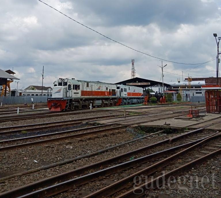 Tarif dan Jadwal Lengkap KA Joglosemarkerto Tarif dan Jadwal Lengkap KA Joglosemarkerto