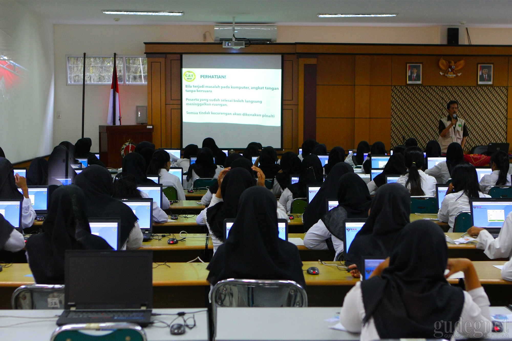 1264 Peserta Ikuti Tes SKB CPNS Pemkab Sleman di BKD DIY 1264 Peserta Ikuti Tes SKB CPNS Pemkab Sleman di BKD DIY