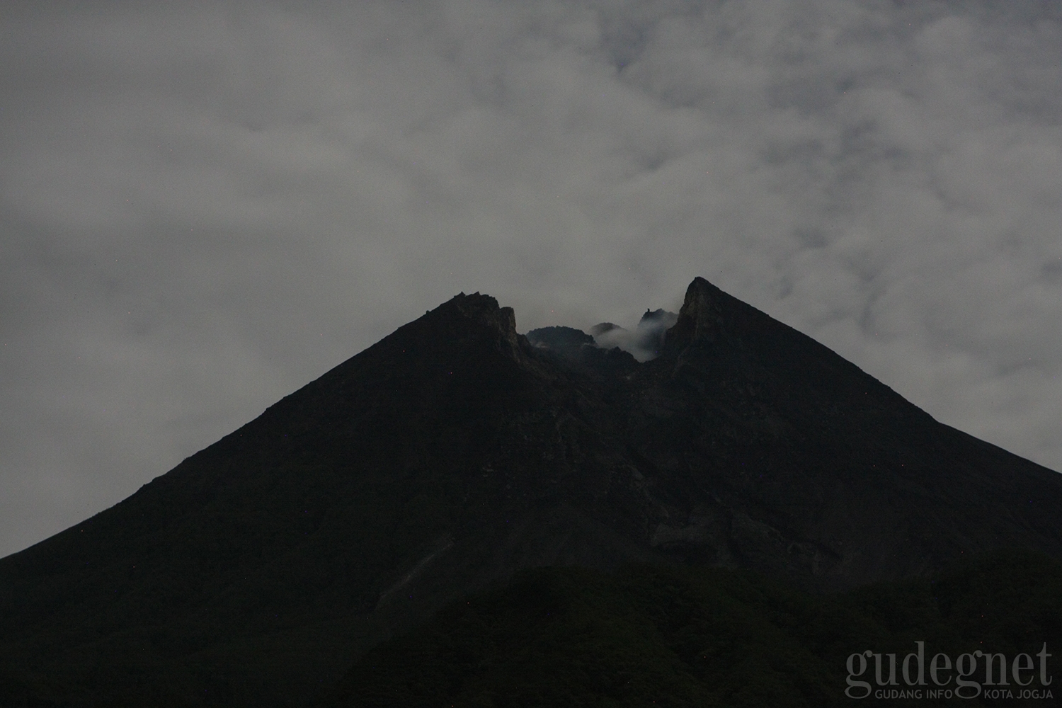 Perkembangan Merapi Terkini Perkembangan Merapi Terkini