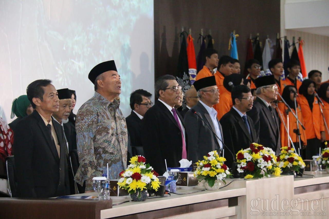 Pentingnya Pemerataan Pendidikan di Era Revolusi Industri 4.0 Pentingnya Pemerataan Pendidikan di Era Revolusi Industri 4.0