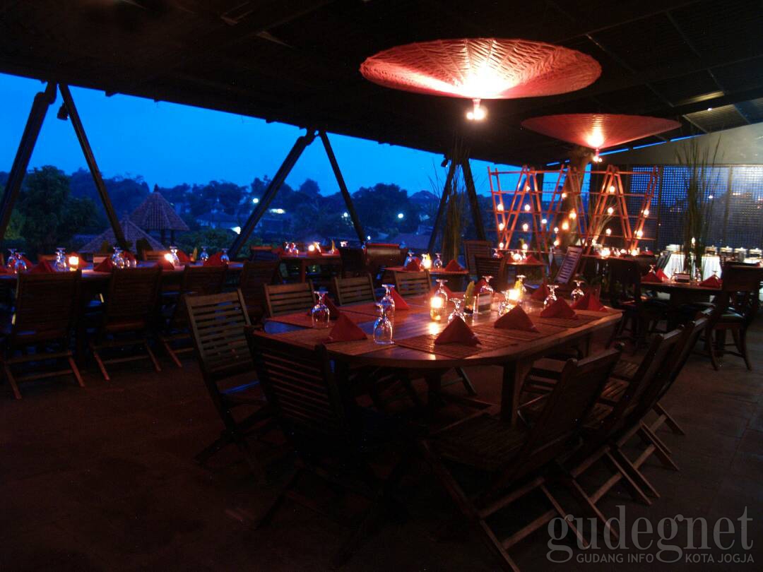 Tempat Makan Romantis Untuk Sambut Pergantian Tahun 2018 Tempat Makan Romantis Untuk Sambut Pergantian Tahun 2018