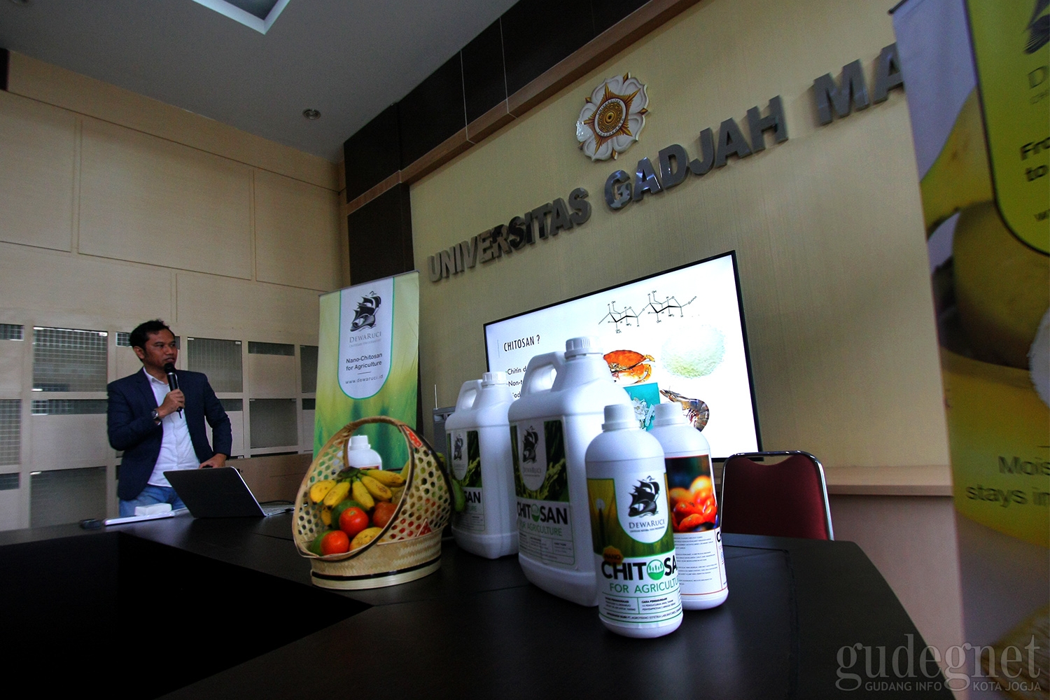 Dosen UGM, Ubah Limbah Cangkang Kepiting Jadi Anti Hama Ramah Lingkungan Dosen UGM, Ubah Limbah Cangkang Kepiting Jadi Anti Hama Ramah Lingkungan