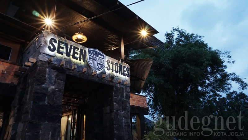 Ngopi Ala King Arthur di Seven Stones Coffee Kingdom Ngopi Ala King Arthur di Seven Stones Coffee Kingdom
