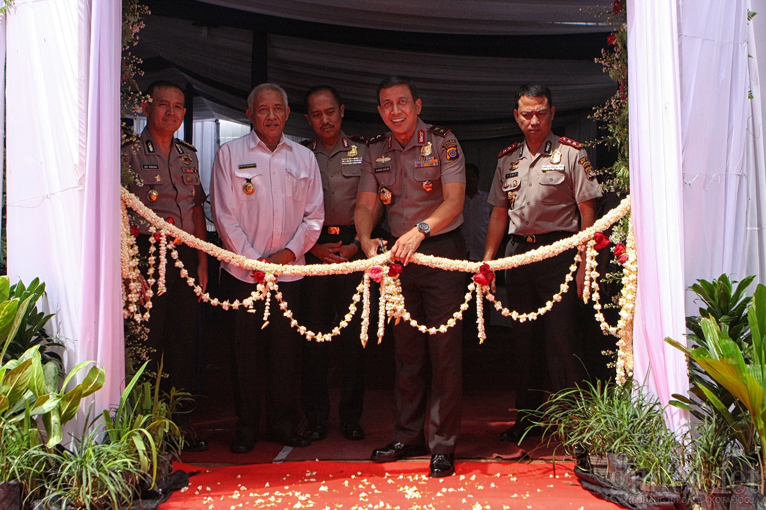 Kapolda DIY Resmikan Gedung Satpas SIM Polres Sleman Kapolda DIY Resmikan Gedung Satpas SIM Polres Sleman