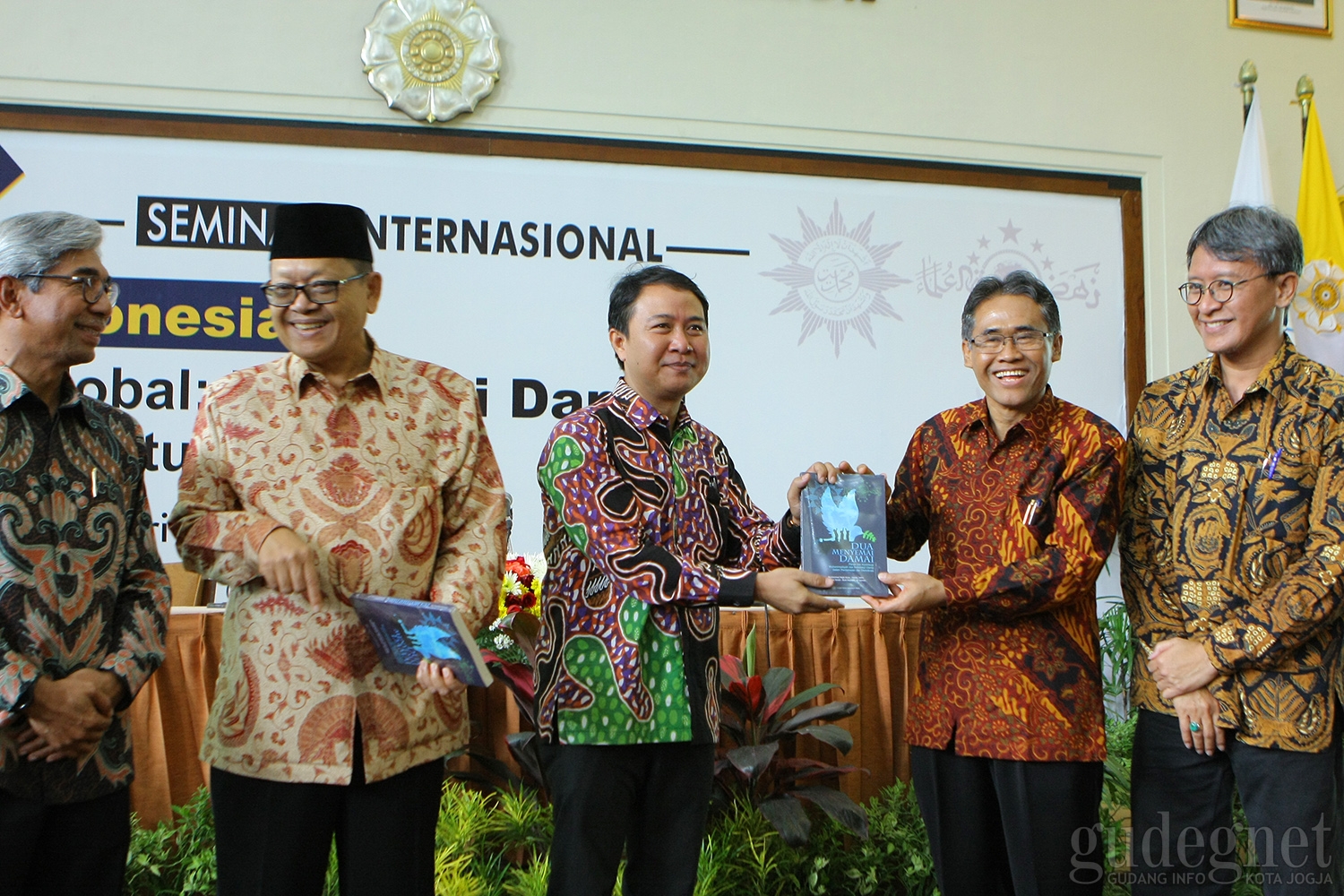 UGM Usulkan Muhammadiyah dan NU Dapatkan Nobel Perdamaian UGM Usulkan Muhammadiyah dan NU Dapatkan Nobel Perdamaian