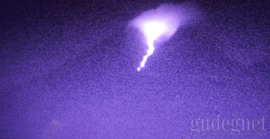 Kronologi Turunnya Awan Panas Guguran Merapi Kronologi Turunnya Awan Panas Guguran Merapi