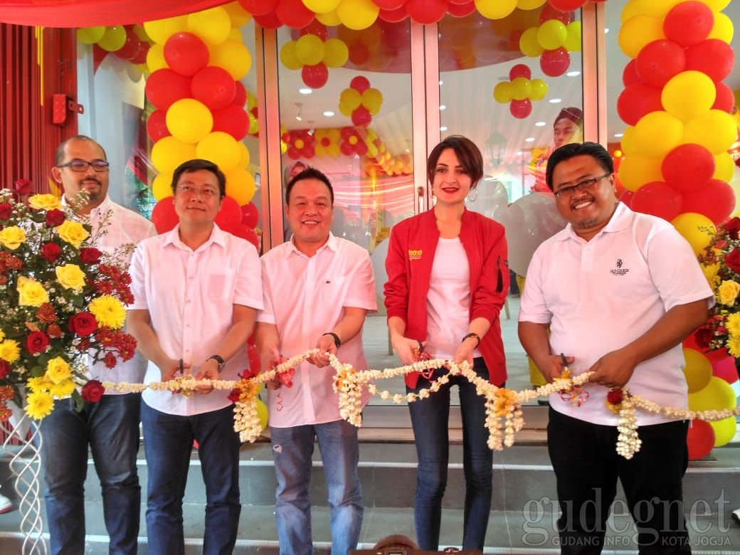 Mudahkan Pelayanan, Indosat Ooredoo Buka Gerai Ketiga Mudahkan Pelayanan, Indosat Ooredoo Buka Gerai Ketiga