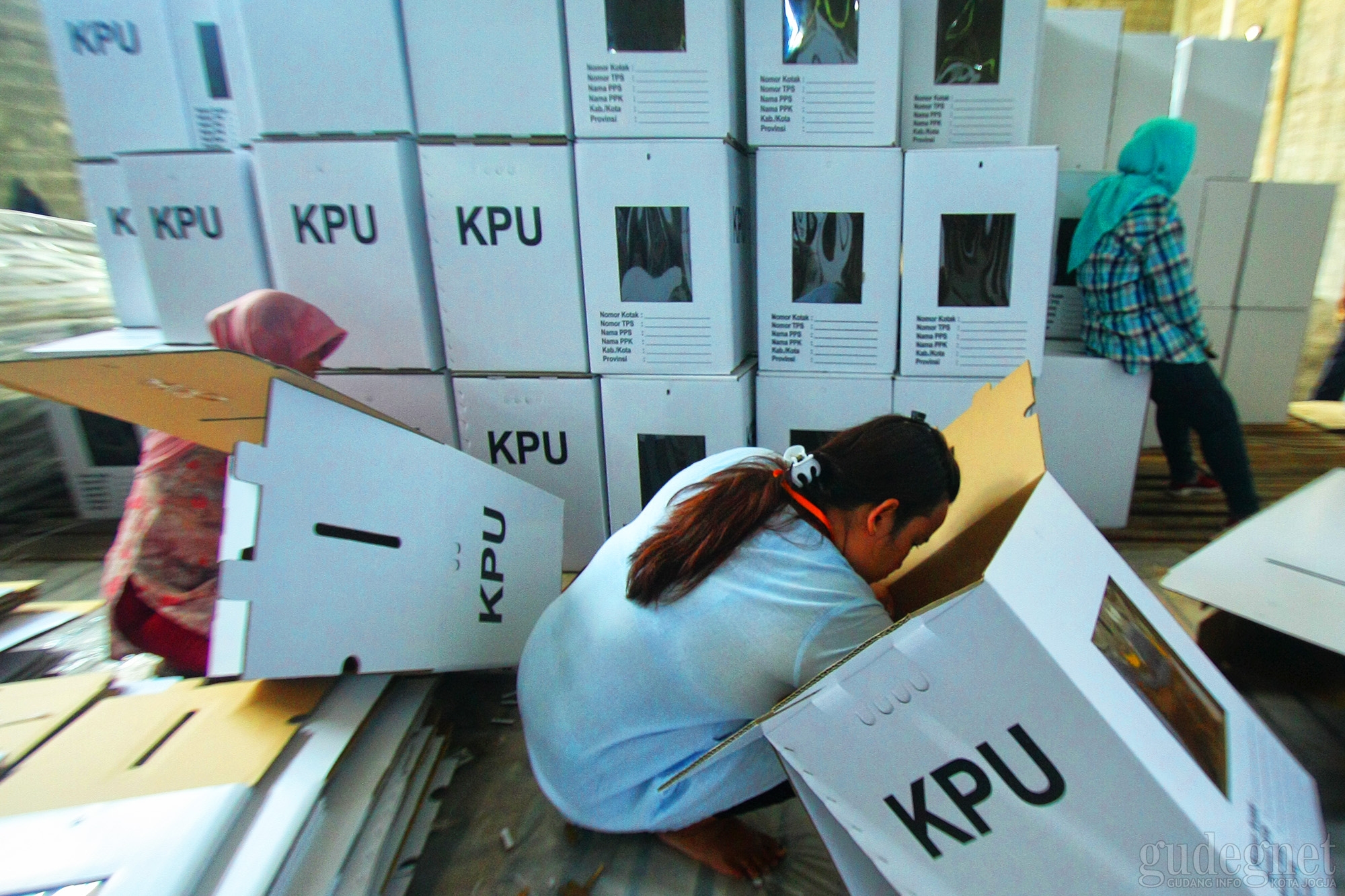 KPU Kota Yogyakarta Mulai Perakitan Kotak Suara Perdana KPU Kota Yogyakarta Mulai Perakitan Kotak Suara Perdana