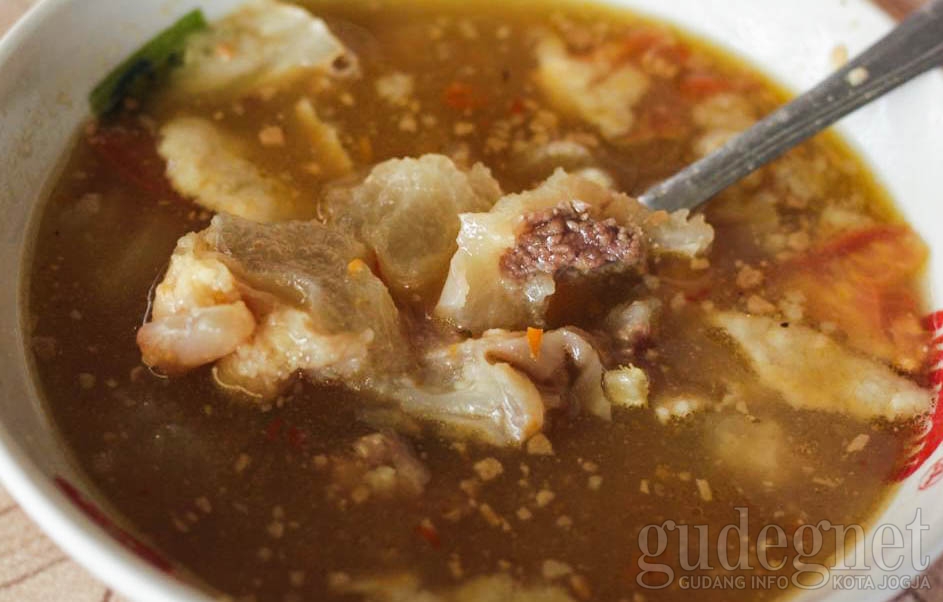 Sop Kaki Sapi Cak Ragil, Rempahnya Menggoyang Lidah Sop Kaki Sapi Cak Ragil, Rempahnya Menggoyang Lidah