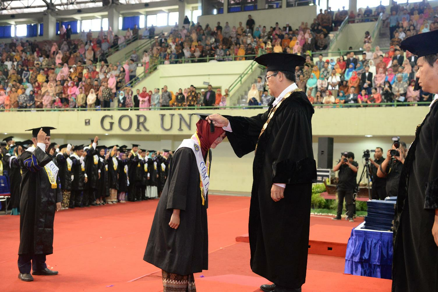 UNY Luluskan 1010 Mahasiswa UNY Luluskan 1010 Mahasiswa